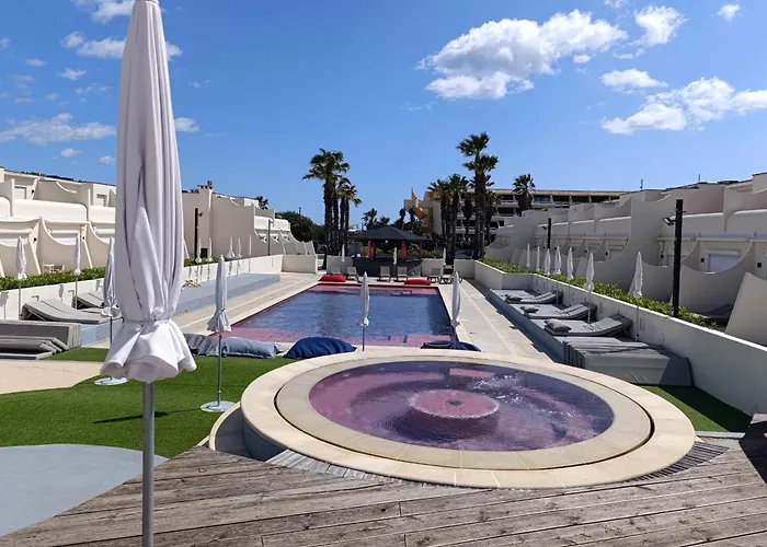 Naturiste Cap D'agde Jardin D'eden 126-couples Only- Swimming Pool Jaccuzzi *
